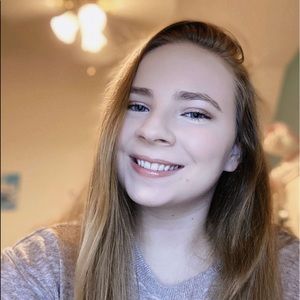 Meet your Posher, Kenzie